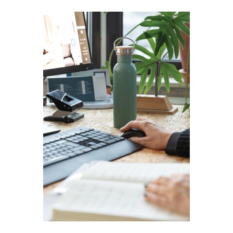 Bouteille en acier inoxydable avec couvercle en bambou vert | sans marquage | non disponible | non disponible