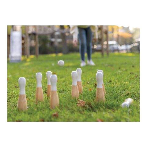 Jeu de quilles en bois marron | sans marquage | non disponible | non disponible